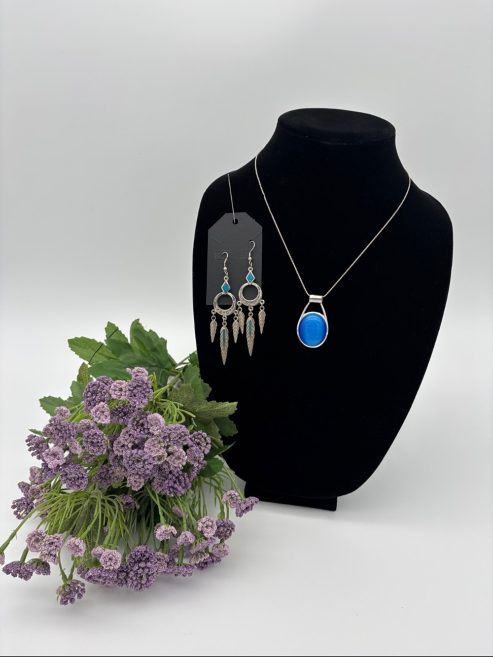 Source Unknown Blue Stone Pendant Necklace with Teal Accent Feather Earrings